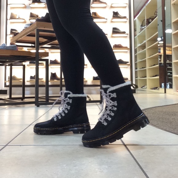 *NEW* Dr. Martens Combs W (27120001) - Picture 3 of 8